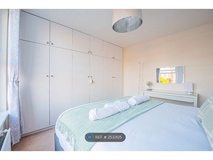 2 Bedroom Flat To Rent In Canfiled Gardens, London, NW6