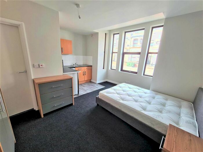 Studio To Rent In Compton Road, Wolverhampton, WV3