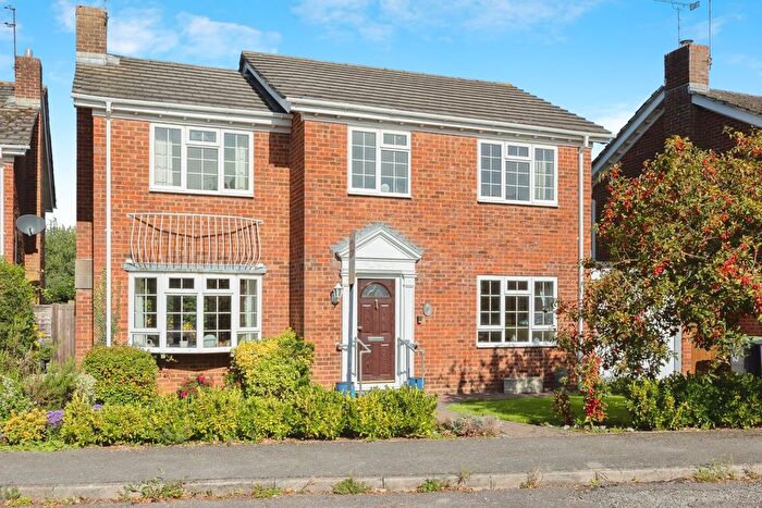 4 Bedroom Detached House For Sale In Latchmore Gardens, Waterlooville, Hampshire, PO8