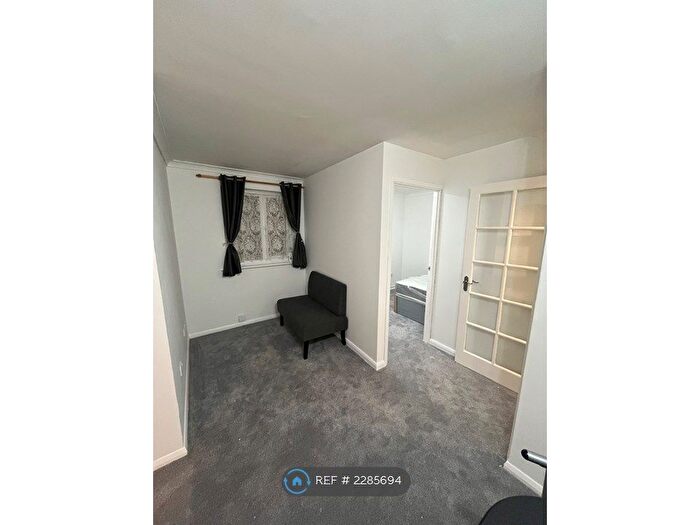 1 Bedroom Flat To Rent In Vignoles Road, Romford, RM7