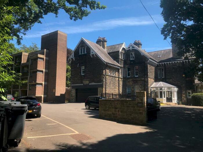 3 Bedroom Apartment To Rent In Hollies Park Court, Weetwood Lane, Leeds, LS16