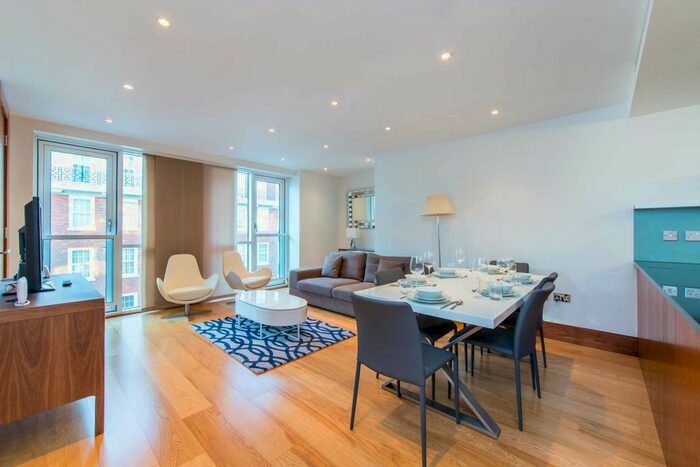 3 Bedroom Flat To Rent In Baker Street, Marylebone, NW1