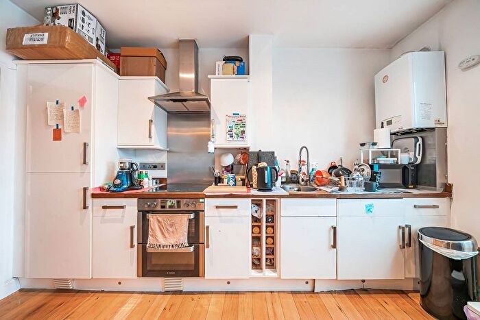 1 Bedroom Flat To Rent In Tower Bridge Road, Southwark, SE1