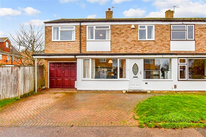 5 Bedroom Semi Detached House For Sale In Vaughan Avenue, Tonbridge, Kent, TN10
