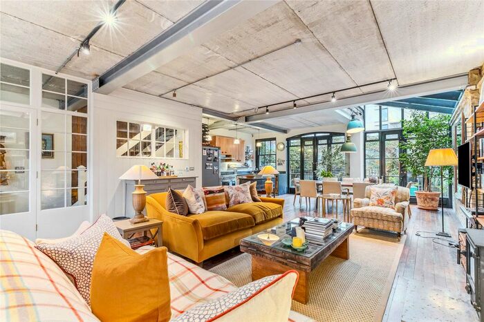 3 Bedroom Detached House To Rent In Latimer Road, London, W10