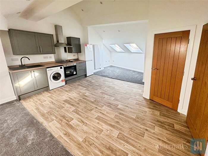 1 Bedroom Flat To Rent In Westgate, Dewsbury, WF13