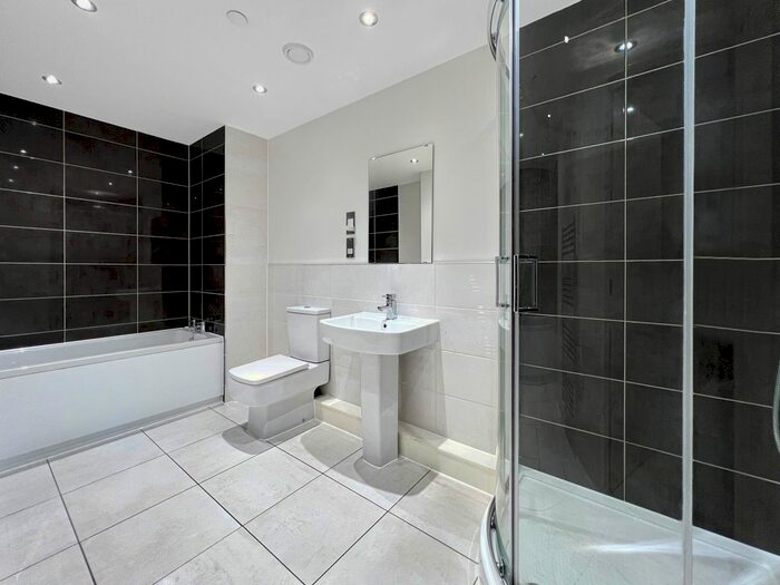 2 Bedroom Flat To Rent In Block E, Victoria Riverside, Leeds City Centre, LS10