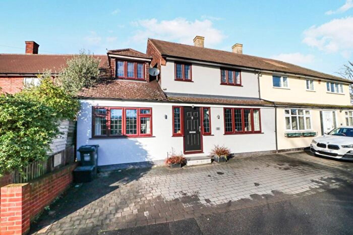 4 Bedroom Semi Detached House For Sale In Peregrine Road, Ilford, IG6