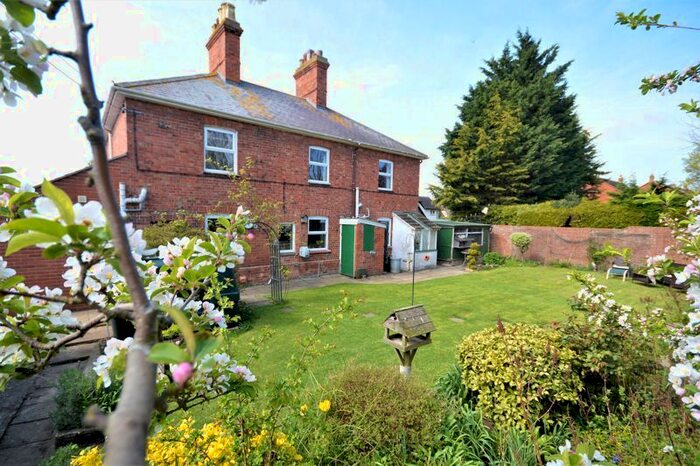 4 Bedroom Detached House For Sale In Bishopstone, Aylesbury, HP17