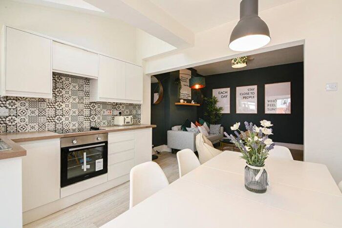 6 Bedroom Detached House To Rent In Radford Boulevard, Nottingham, NG7