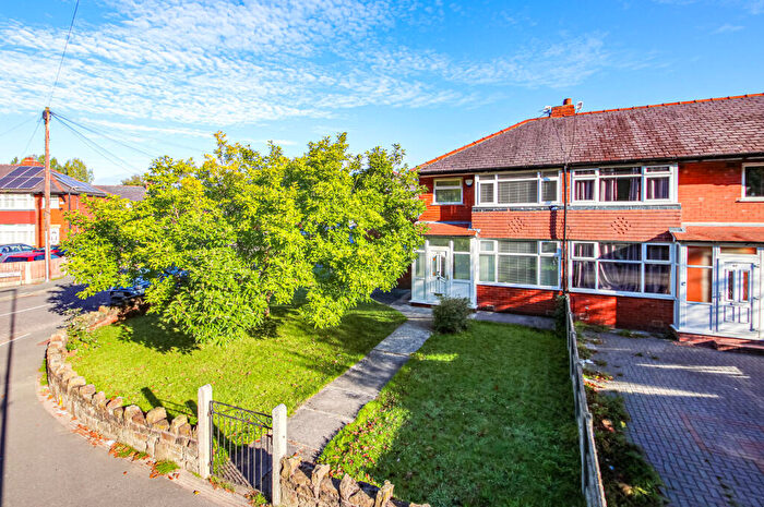 3 Bedroom End Of Terrace House To Rent In Broadway, Davyhulme, Manchester, M41