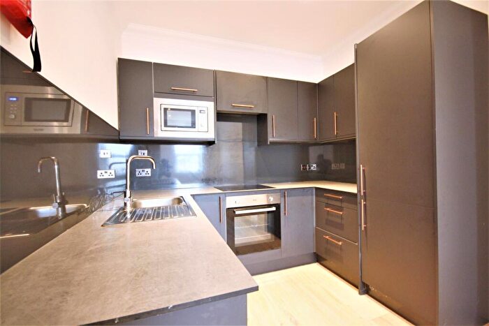 2 Bedroom Apartment To Rent In Richmond Place, Brighton, BN2
