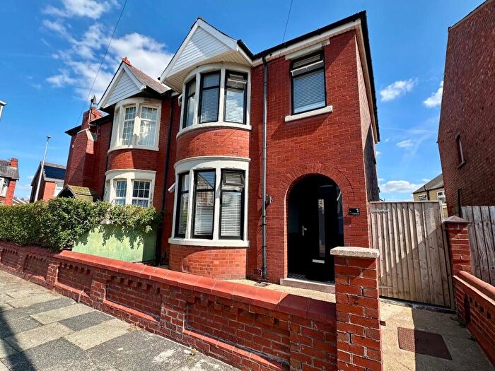3 Bedroom Semi-Detached House For Sale In Lilac Avenue, Blackpool, FY1