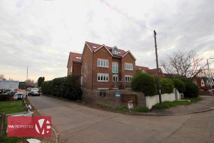 2 Bedroom Apartment To Rent In Nazeing New Road, Broxbourne, EN10