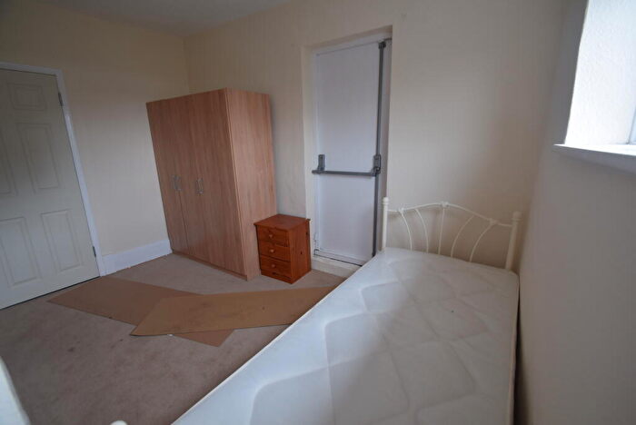 1 Bedroom Apartment To Rent In New Road, Dagenham, Essex, RM10