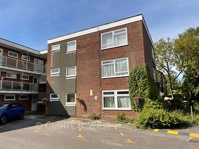 Studio For Sale In Barnfield Road, Northgate, Crawley, West Sussex, RH10