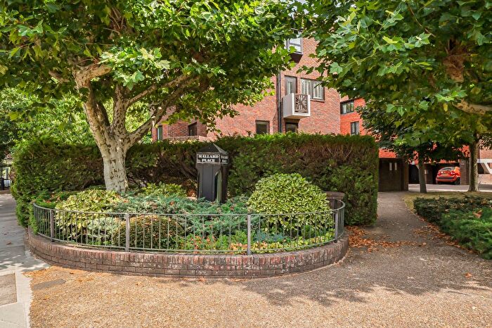 2 Bedroom Flat For Sale In Mallard Place, Twickenham, TW1
