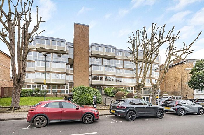 2 Bedroom Flat For Sale In Ridgway, Richmond, TW10