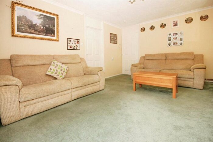 2 Bedroom Bungalow For Sale In Pine Close, Wickford, Essex, SS12