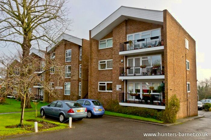 1 Bedroom Flat To Rent In Lyonsdown Road, New Barnet, Barnet, EN5