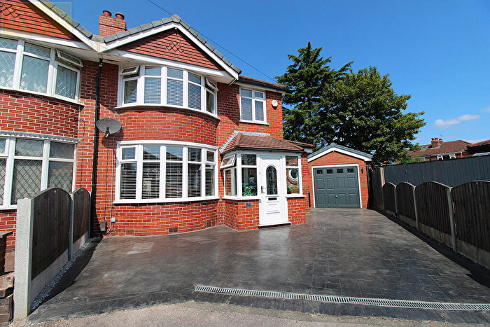 3 Bedroom Semi-Detached House For Sale In Kirkstall Road, Urmston, Manchester, Greater Manchester, M41