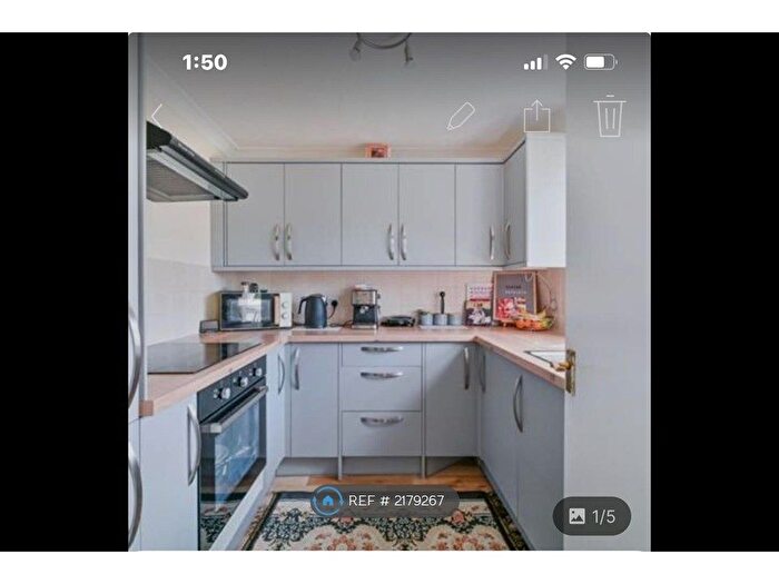 2 Bedroom Flat To Rent In Warham Road, London, CR2