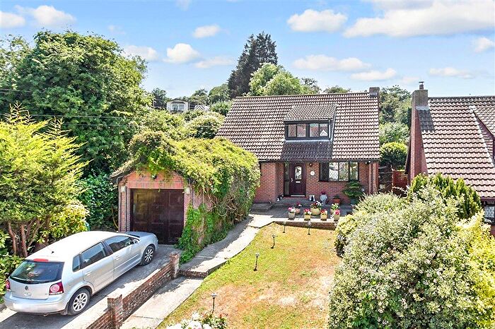 3 Bedroom Chalet For Sale In Hillside Road, Minster-On-Sea, Sheerness, Kent, ME12