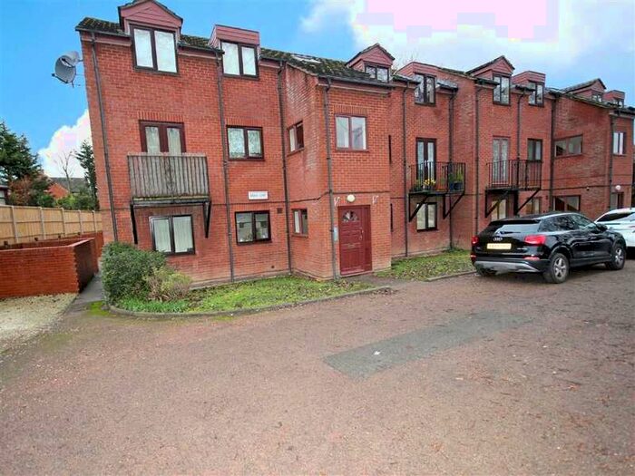1 Bedroom Flat To Rent In Bridge Court, Southam, Warwickshire, CV47