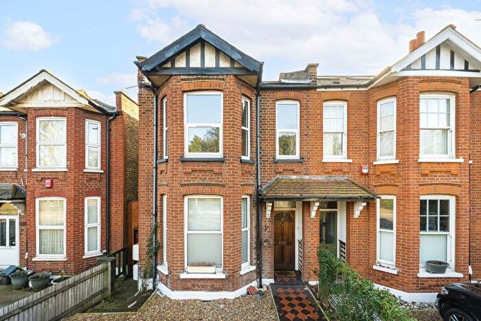 3 Bedroom Flat To Rent In Gap Road, Wimbledon, SW19
