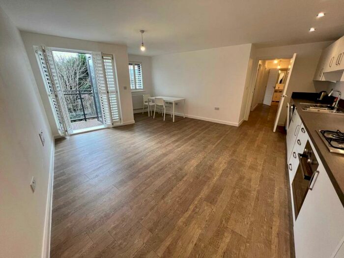 2 Bedroom Apartment To Rent In Walnut Tree Close, Guildford, GU1