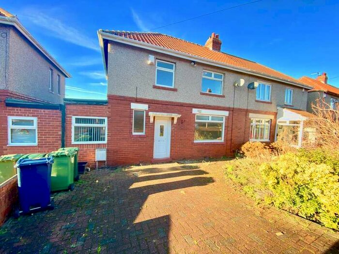 3 Bedroom Semi-Detached House To Rent In Brixham Avenue, Low Fell, NE9