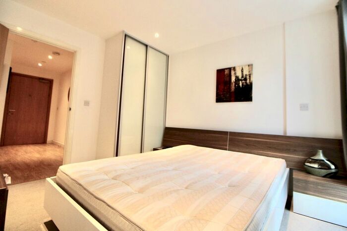1 Bedroom Flat To Rent In Residence Tower, Woodberry Grove, London, N4