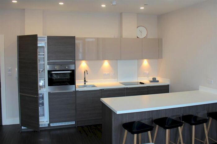 2 Bedroom Flat To Rent In Greenleigh Court, Dawson Square, Leeds LS28