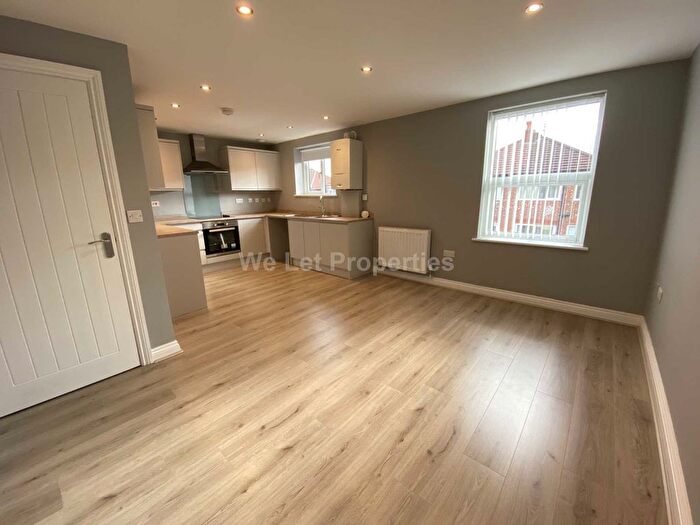 2 Bedroom Flat To Rent In Palm Street, Manchester, M43