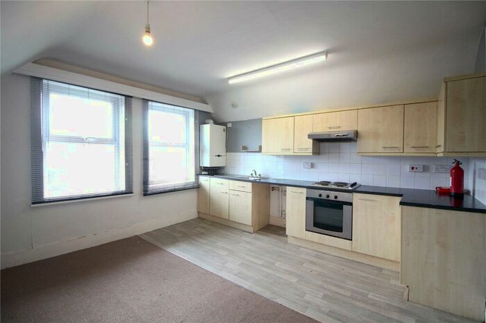 2 Bedroom Flat To Rent In Lyndhurst Road, Lowestoft, Suffolk, NR32