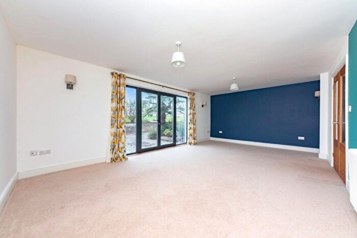 4 Bedroom Property For Sale In Stoneham, Lower Stoneham, BN8