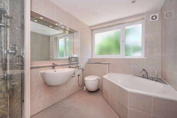 2 Bedroom Maisonette To Rent In Main Avenue, Northwood, HA6