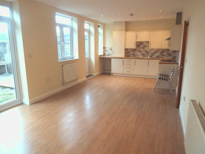 2 Bedroom Ground Flat To Rent In Gisburn Road, HU13