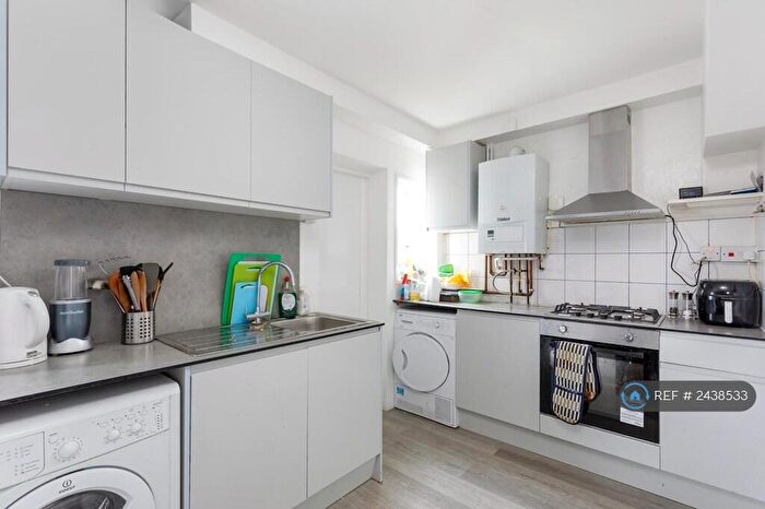 4 Bedroom Semi-Detached House To Rent In Medmerry Hill, Brighton, BN2