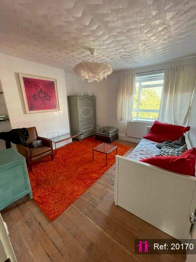 3 Bedroom Block Of Flats To Rent In White City Estate, London, W12