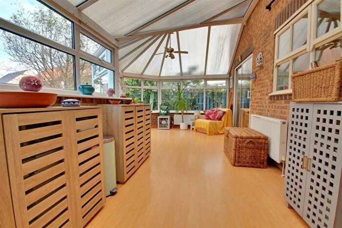 4 Bedroom Detached House For Sale In Poplars Way, Beverley, HU17