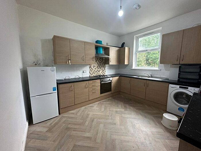2 Bedroom Flat To Rent In Lozells Road, Birmingham, B19