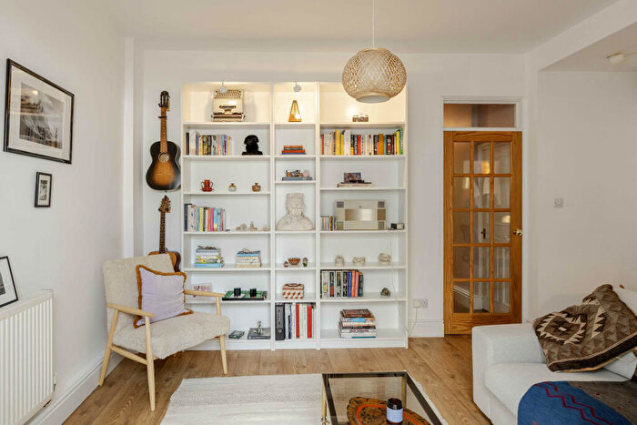 1 Bedroom Flat For Sale In Mina Road, St Werburghs, Bristol, BS2