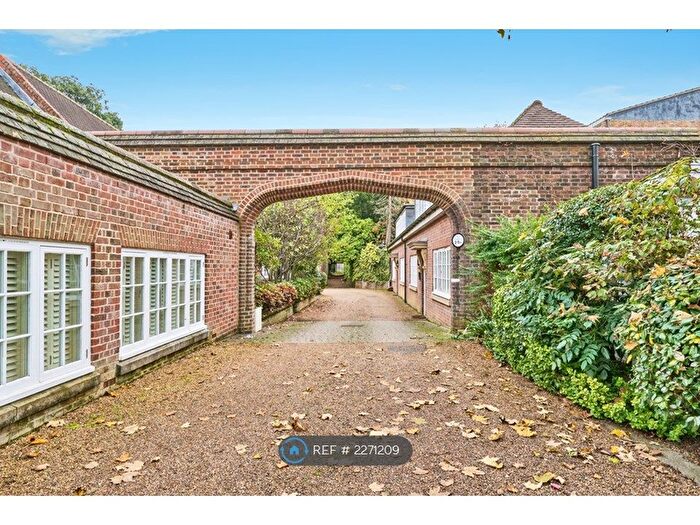 3 Bedroom Terraced House To Rent In Forge Lane, Richmond, TW10