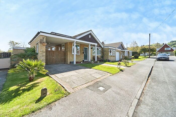 4 Bedroom Detached Bungalow For Sale In Park Square, Pool In Wharfedale, Otley, LS21