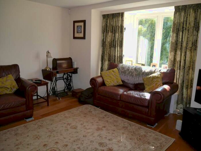 5 Bedroom Property To Rent In Bolton Lane Hose, LE14