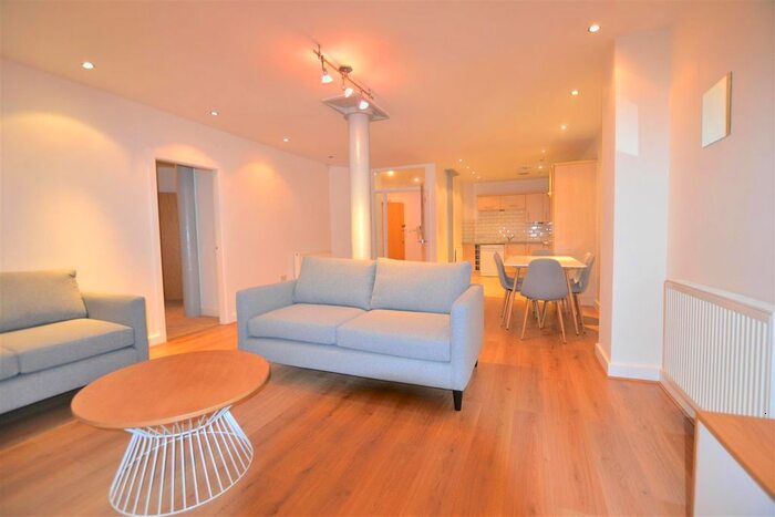 3 Bedroom Flat To Rent In Cornhill, Liverpool, L1