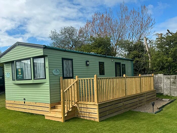 2 Bedroom Mobile/park Home For Sale In Ugthorpe, Whitby, YO21