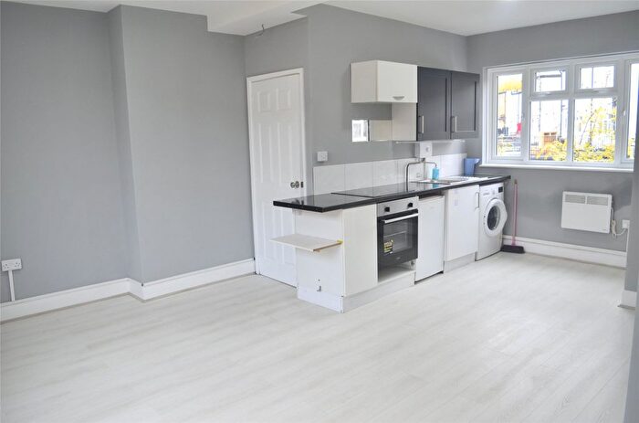 1 Bedroom Flat To Rent In Abbotsbury Road, Morden, SM4