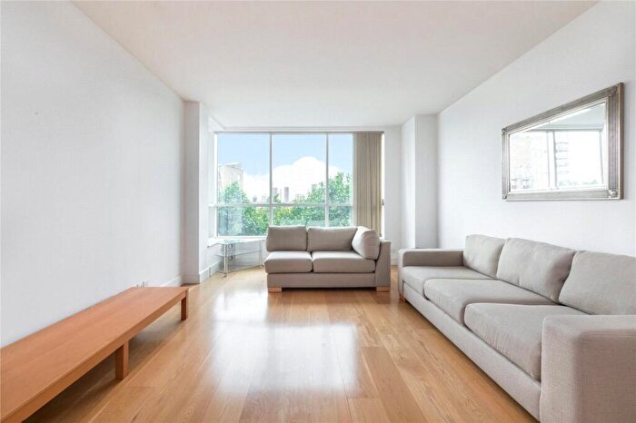 2 Bedroom Flat To Rent In Belgrave Court, Westferry Circus, E14